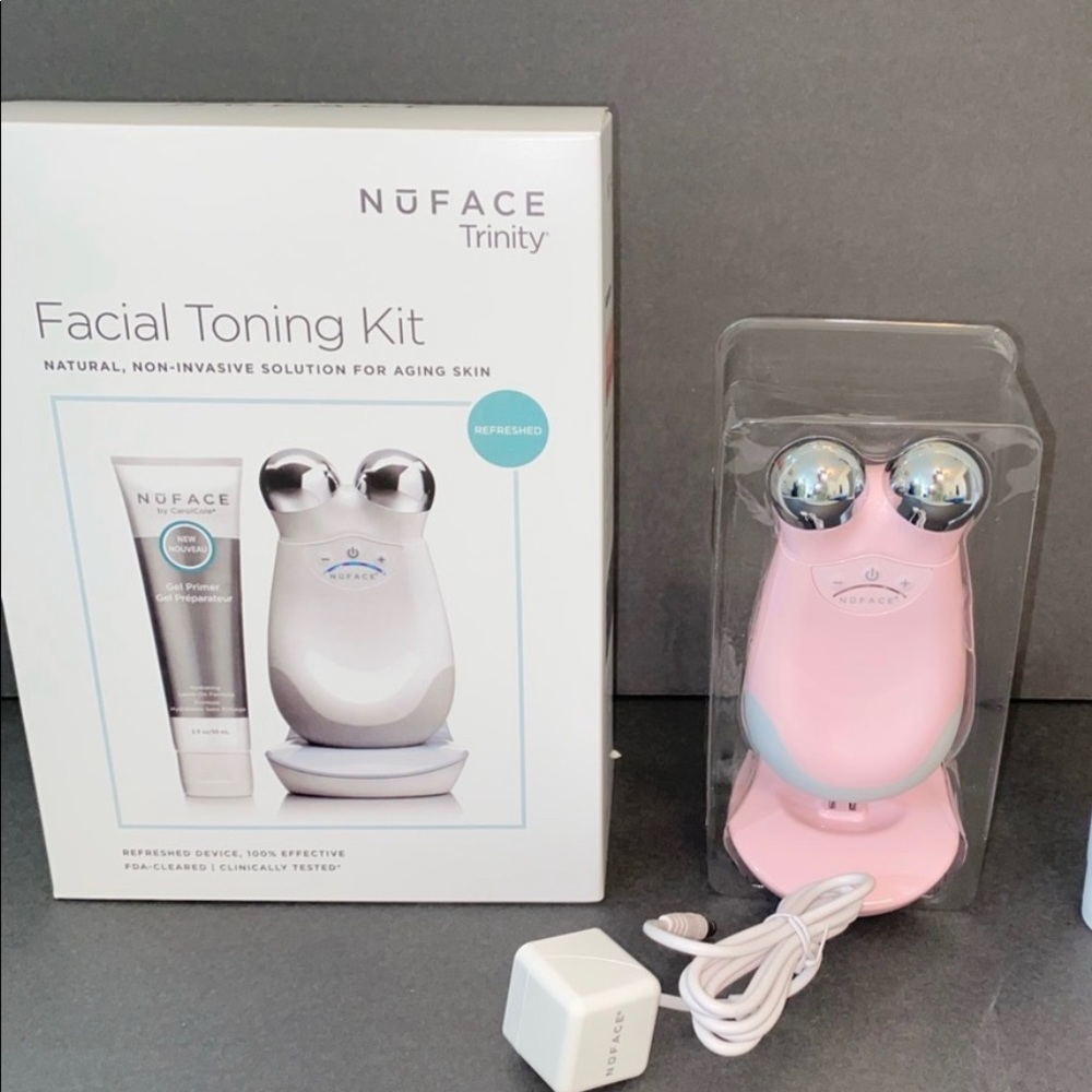 Nuface machine - Picture 2 of 2